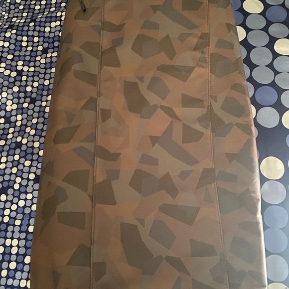 Halfway Brand Unisex Camouflage Duffel Bag 45L - Brown and Gray - Picture 8 of 8